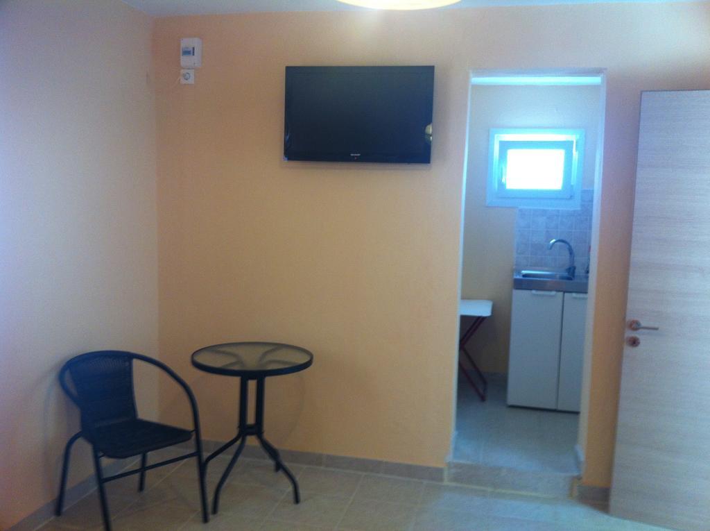 Melissa Rooms Agios Kirykos  Phòng bức ảnh